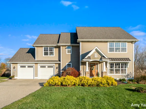 4331 Whitetail Dr, Holland, MI 49423