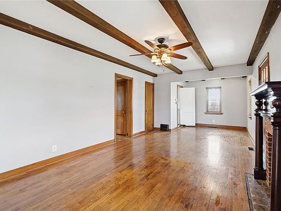 3rd image of 3014 Shrine Park Rd
