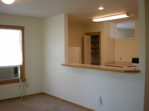 2nd image of 820 S College Ave APT 3