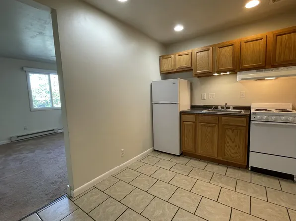 316 E College St, Carbondale, IL