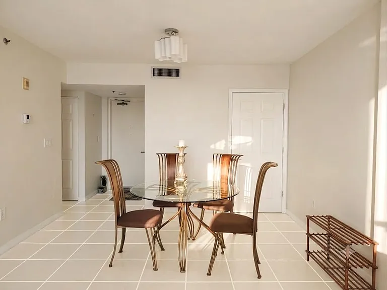 8888 Collins Ave #516 — Photo 3