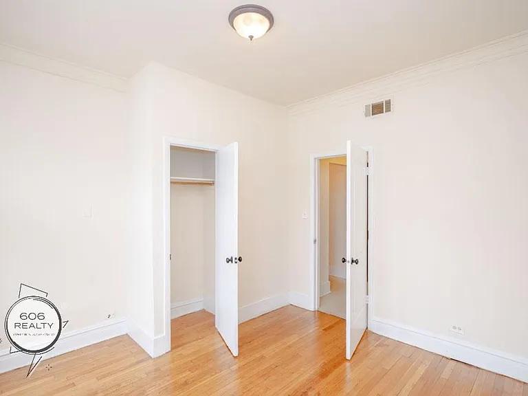Marquette Park Apartment! — Photo 9