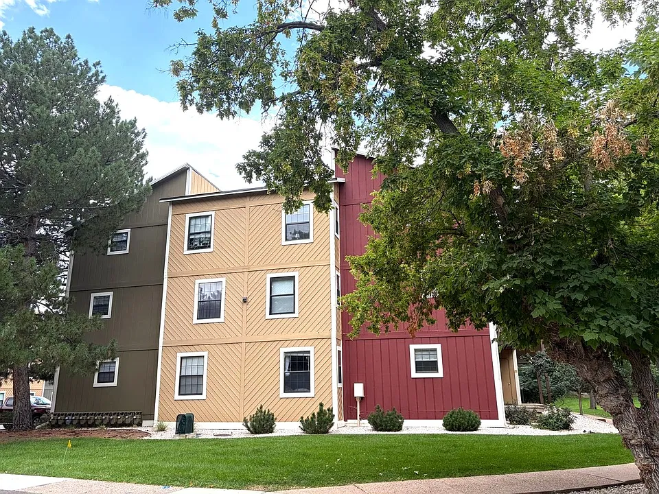 2892 Shadow Creek Dr #203