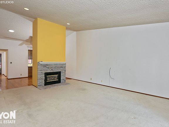 5th image of 44676 Garden Ct