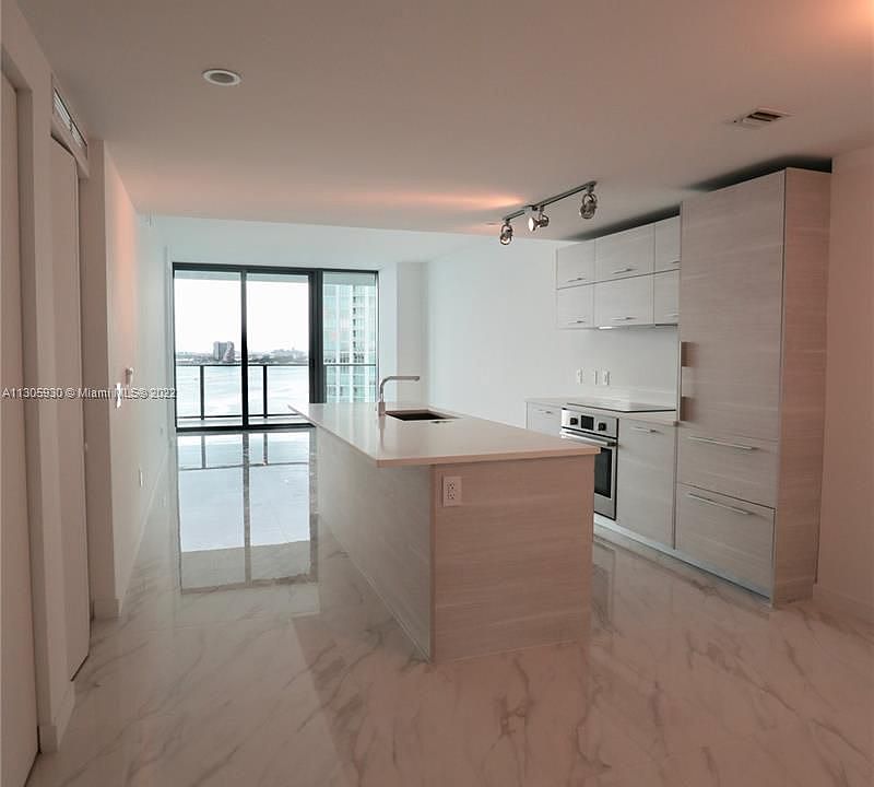 1st image of 650 NE 32nd St Unit 1703