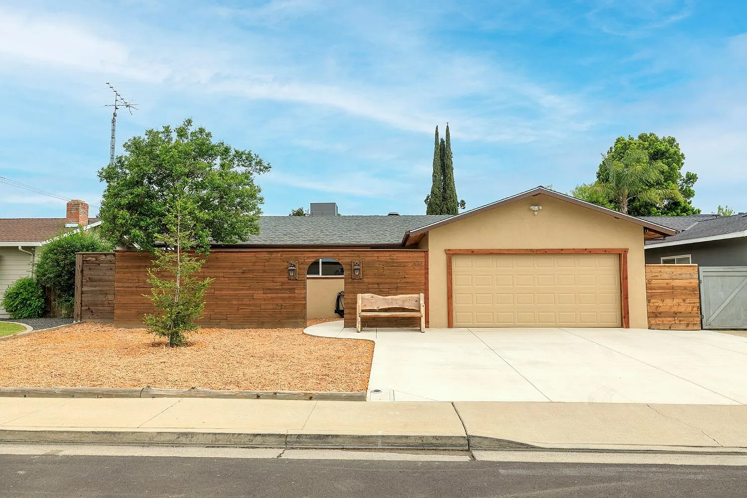 421 Hedstrom Rd photo 1