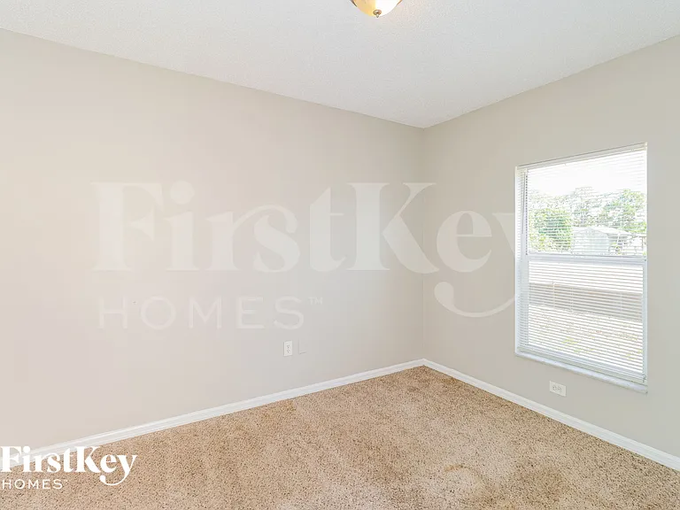 1163 Schumann Dr — Photo 15