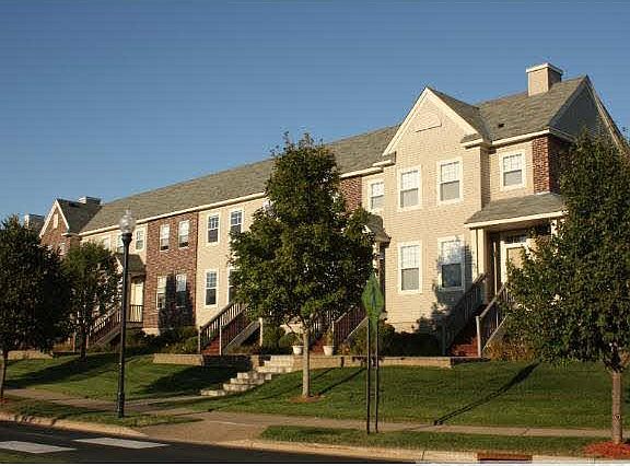 3rd image of 11314 Davenport Circle NE