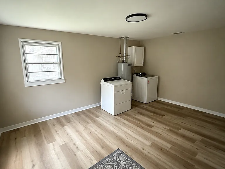 125 Charles Ave — Photo 18