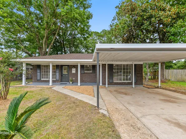 7120 Bienville Dr, Biloxi, MS 39532