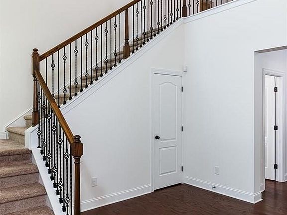 3rd image of 4629 Myra Glen Pl