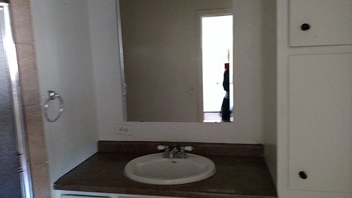 4th image of 4140 Lynbrook Ave