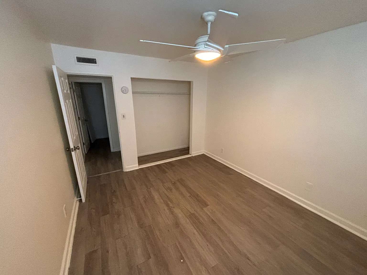1 bed, 604 sqft, $1,300 — Photo 4
