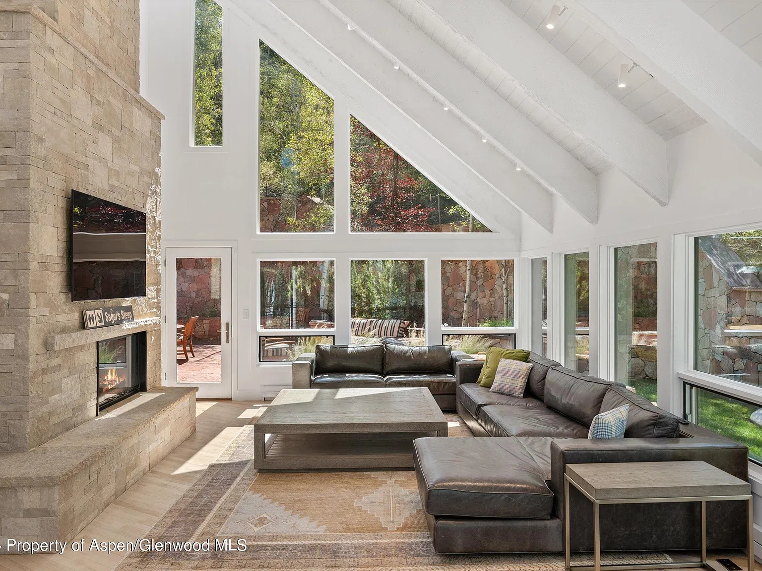 4 bed, 4.5 bath, 3474 sqft, $45,000 — Photo 2