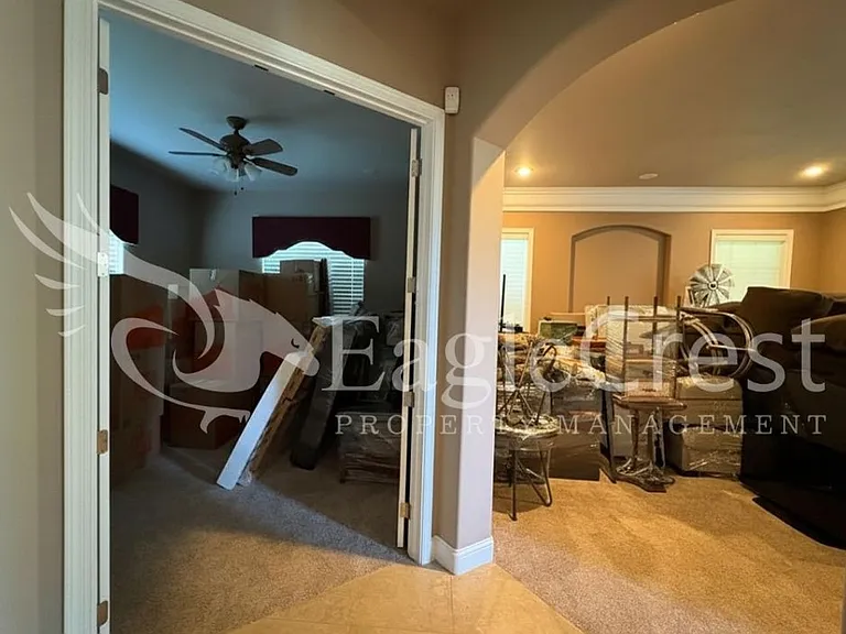 44 Vinehill Dr — Photo 25