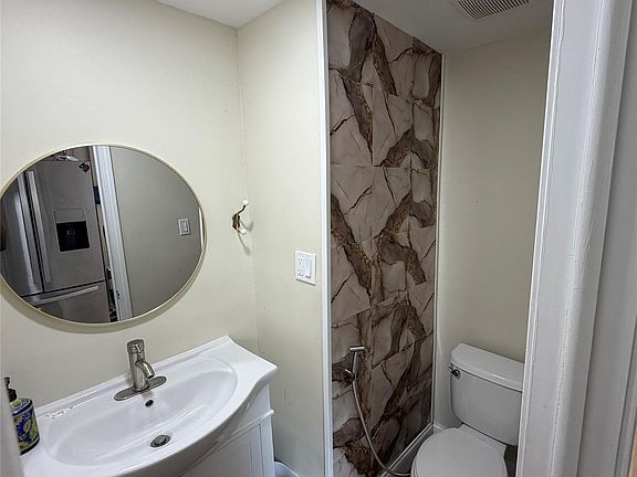 5th image of 8923 Hartwell St