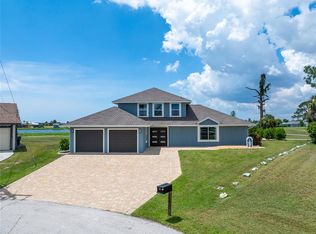 19 Pebble Beach Rd, Rotonda West, FL 33947