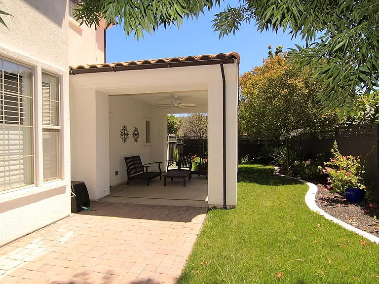 850 Belmont Ln — Photo 26
