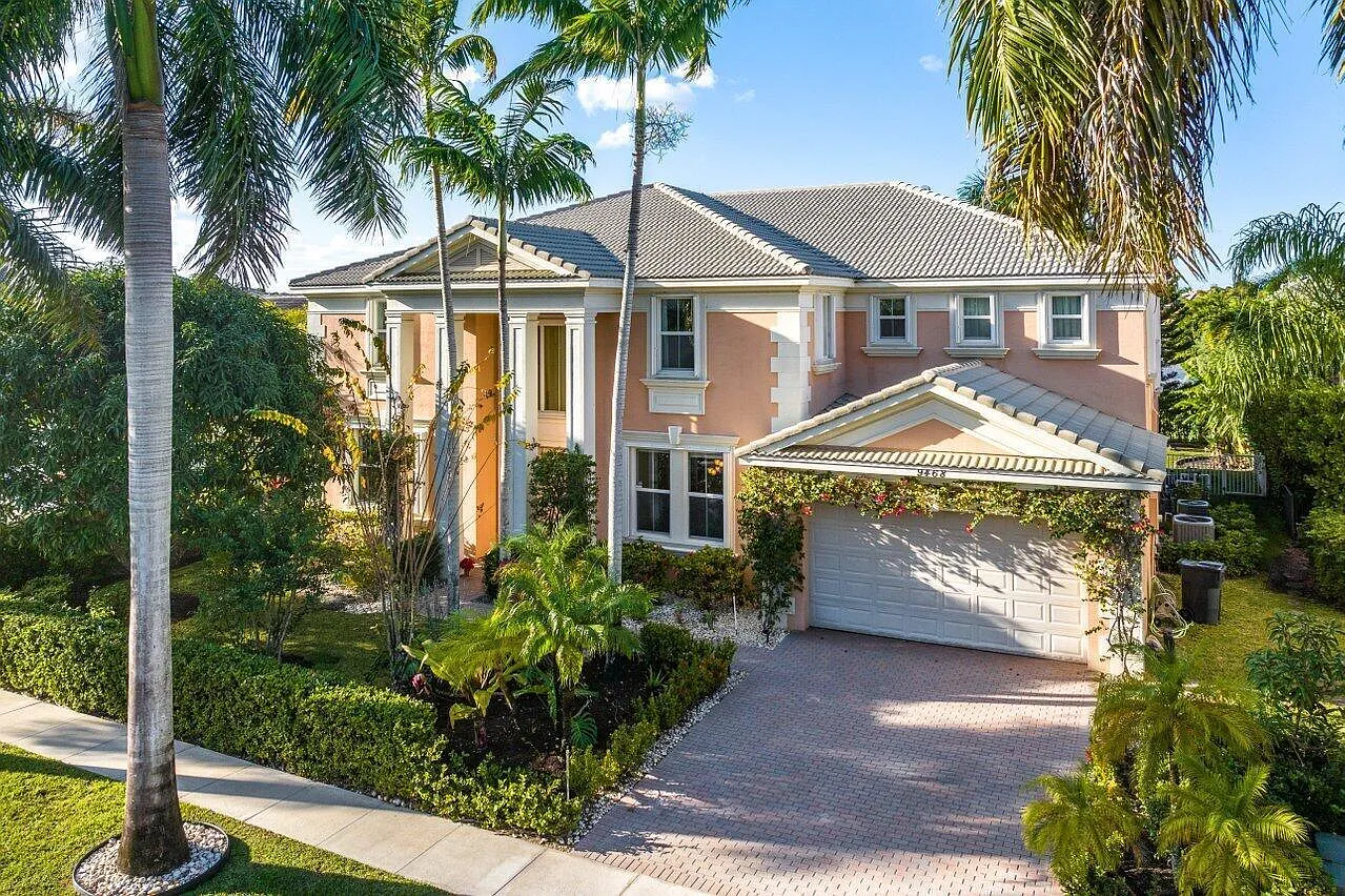 5 bed, 5.5 bath, 5338 sqft, $8,500 — Photo 1