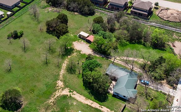 3rd image of 192 Alves Ln