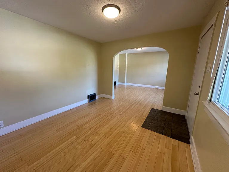 604 S Park St — Photo 4