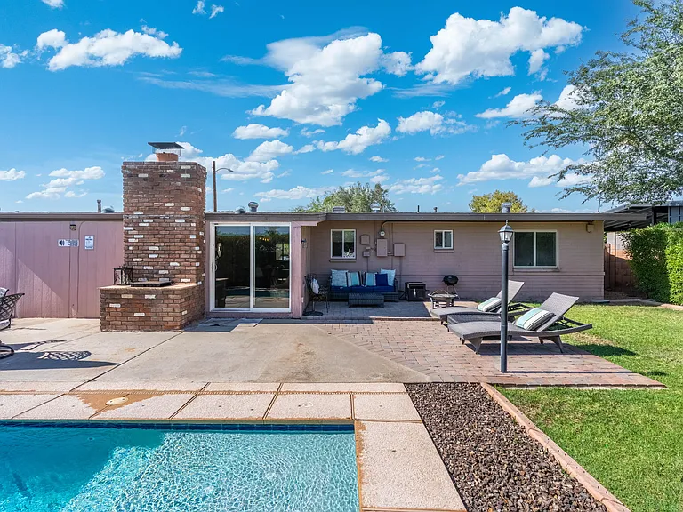 1231 E Diana Ave — Photo 35