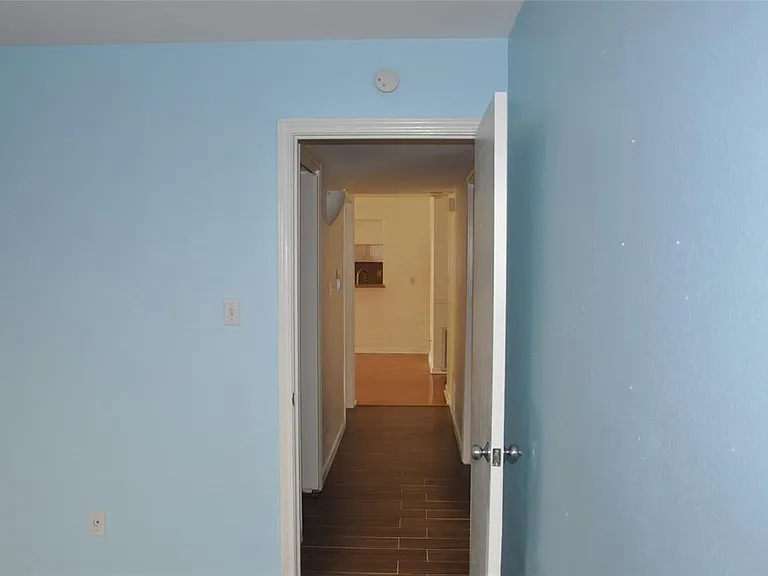 5519 Caversham Dr — Photo 24