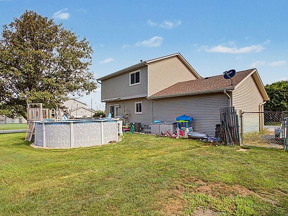 3rd image of 209 Rothmoor Dr