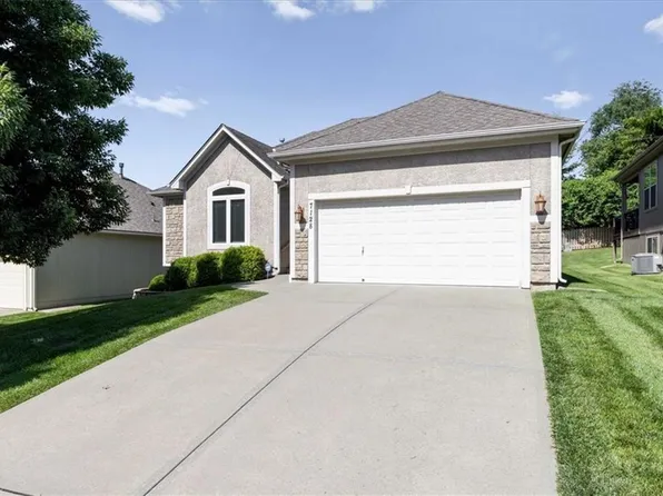 7128 Allman Dr, Shawnee, KS 66217