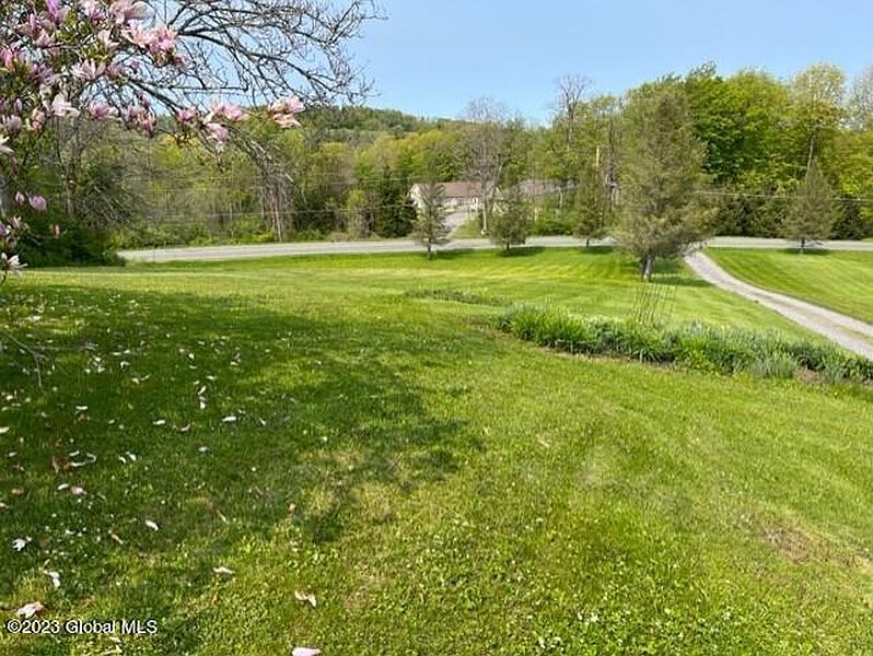 3rd image of 3055 Ennis Road