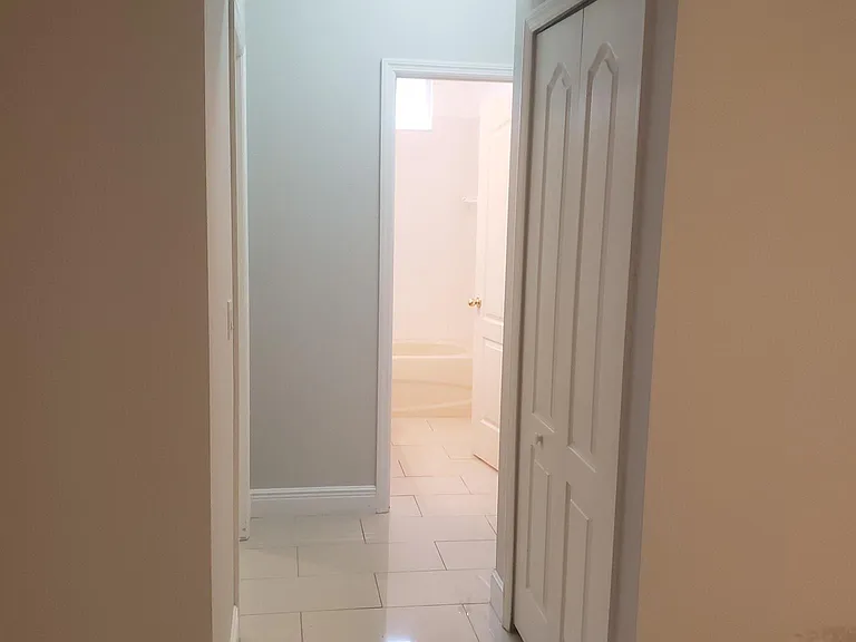 9967 Shadow Creek Dr — Photo 23