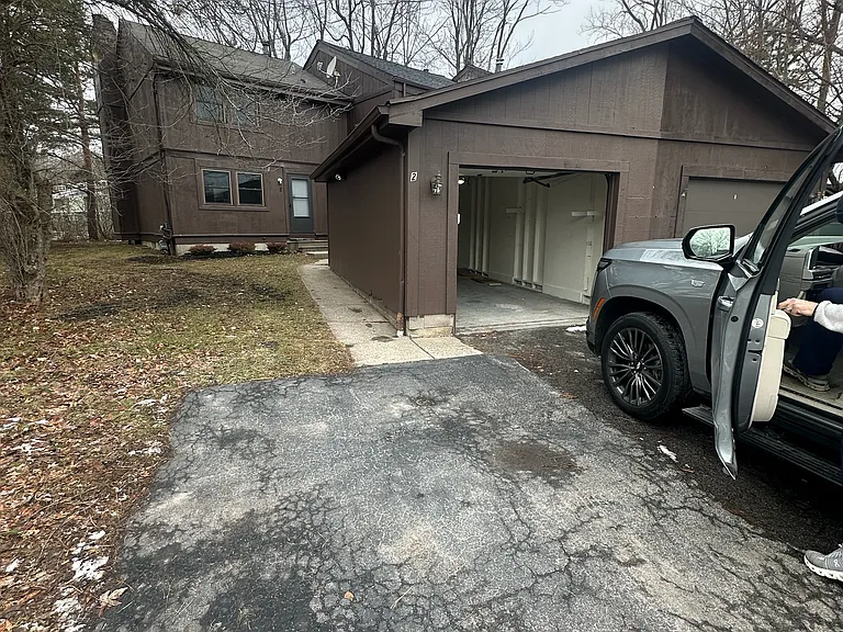 2 Robin Rd — Photo 28
