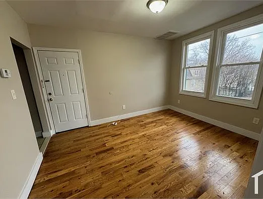 147 21st St #2L — Photo 3