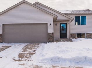 5876 Excalibur Ct NW, Rochester, MN 55901