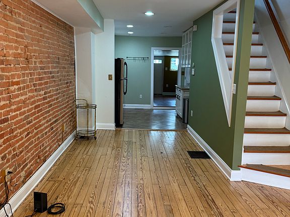 4th image of 522 E Clement St