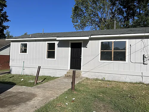418 Hall Aly Photo 1