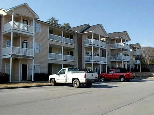 108 Waterford Dr, Calhoun, GA 30701