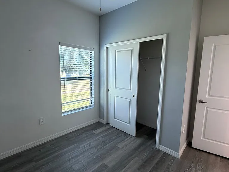 1095 Highlands Rd — Photo 5