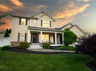 8 Timber Ln, Exeter, RI 02822