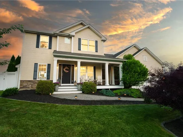 8 Timber Ln, Exeter, RI 02822