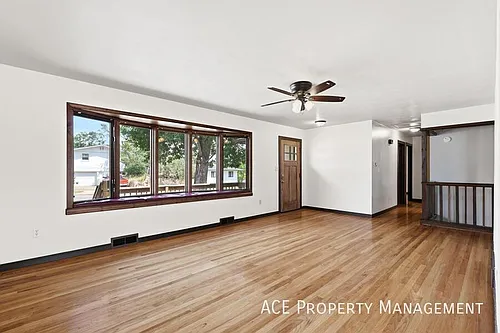 209 Wedgewood Dr Photo 1