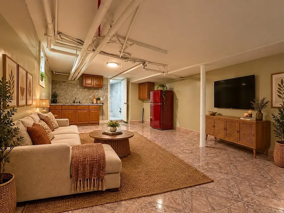 106 Lake Ave #1
