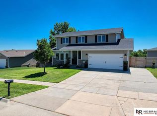 2610 NW Dahlia Dr, Lincoln, NE 68524