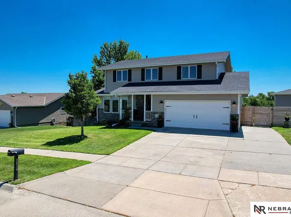 2610 NW Dahlia Dr, Lincoln, NE 68524