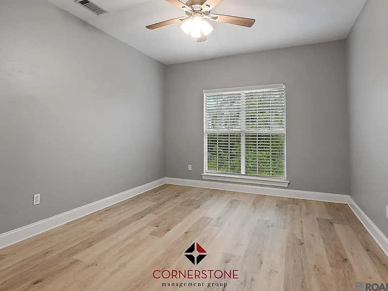 4625 Burbank Dr #607 — Photo 8