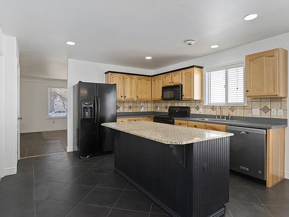 5th image of 13867 S Mary Loraine Cir