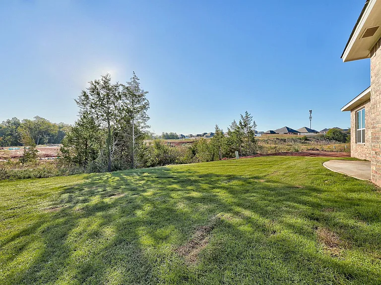 1811 Hollow Crest Ct — Photo 45