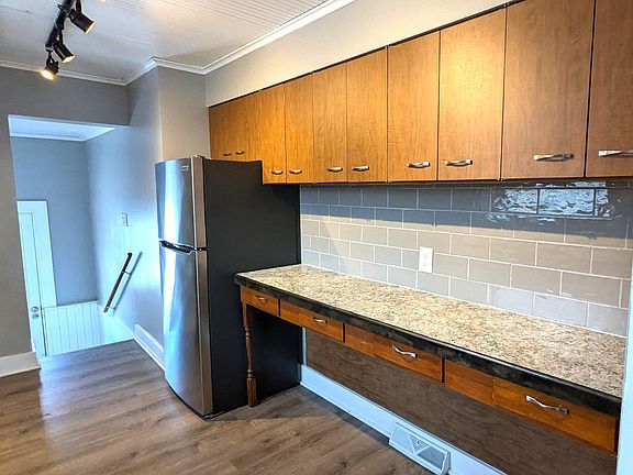 5th image of 1125 Pennoyer Ave APT 1