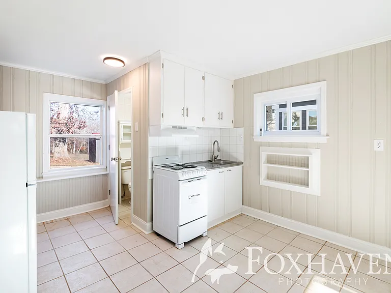 1137 E Keswick Rd — Photo 6
