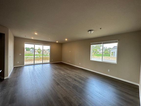 Living room - 2023 Empty